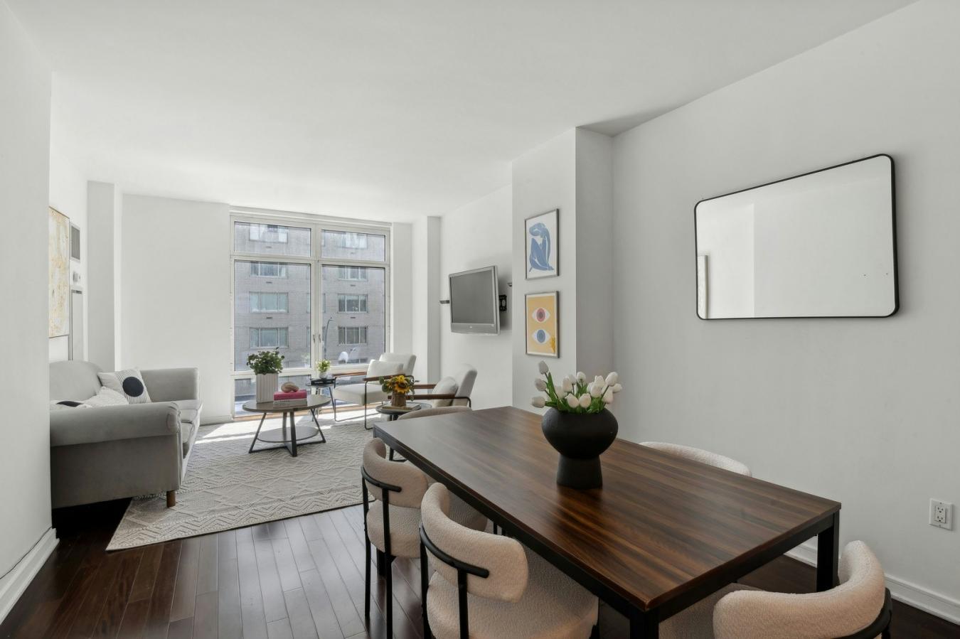 New York, New York, 10022, United States, 4 Bedrooms Bedrooms, ,3 BathroomsBathrooms,Residential,For Sale,1844503