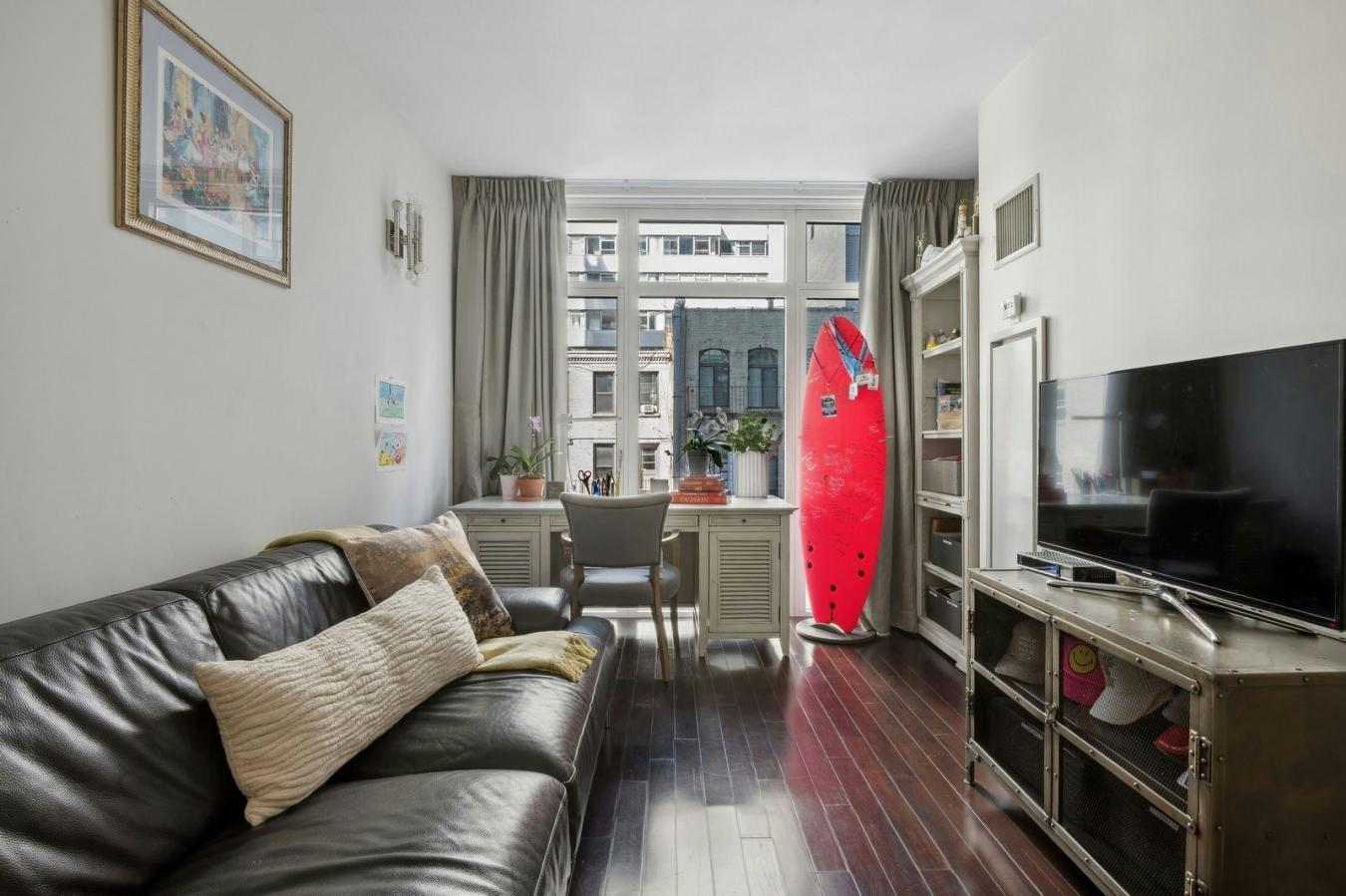 New York, New York, 10022, United States, 4 Bedrooms Bedrooms, ,3 BathroomsBathrooms,Residential,For Sale,1844503
