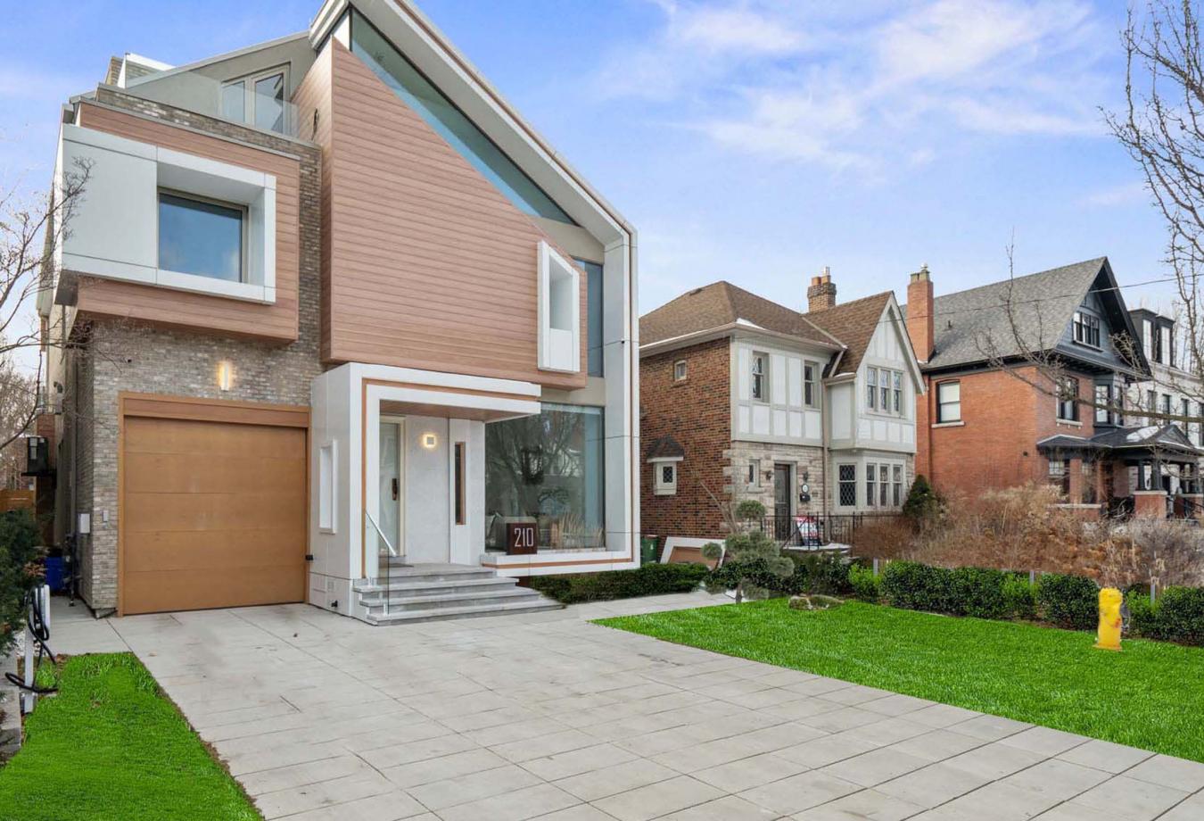 Toronto, ON, M5P 3C3, Canada, 6 Bedrooms Bedrooms, ,5 BathroomsBathrooms,Residential,For Sale,1700997