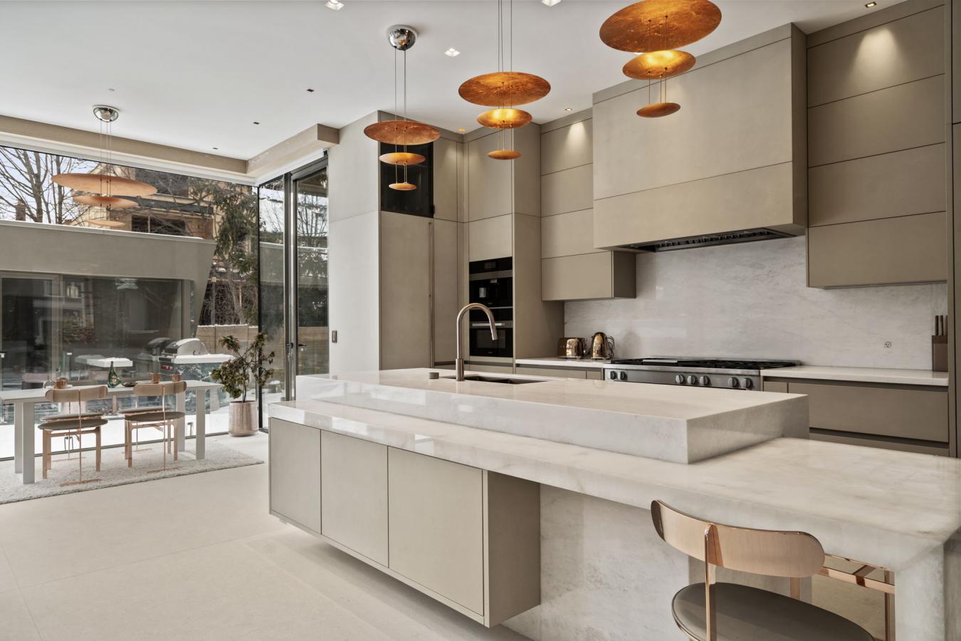 Toronto, ON, M5P 3C3, Canada, 6 Bedrooms Bedrooms, ,5 BathroomsBathrooms,Residential,For Sale,1700997