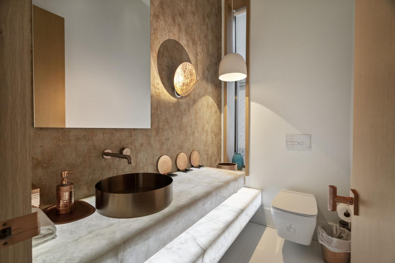 Toronto, ON, M5P 3C3, Canada, 6 Bedrooms Bedrooms, ,5 BathroomsBathrooms,Residential,For Sale,1700997