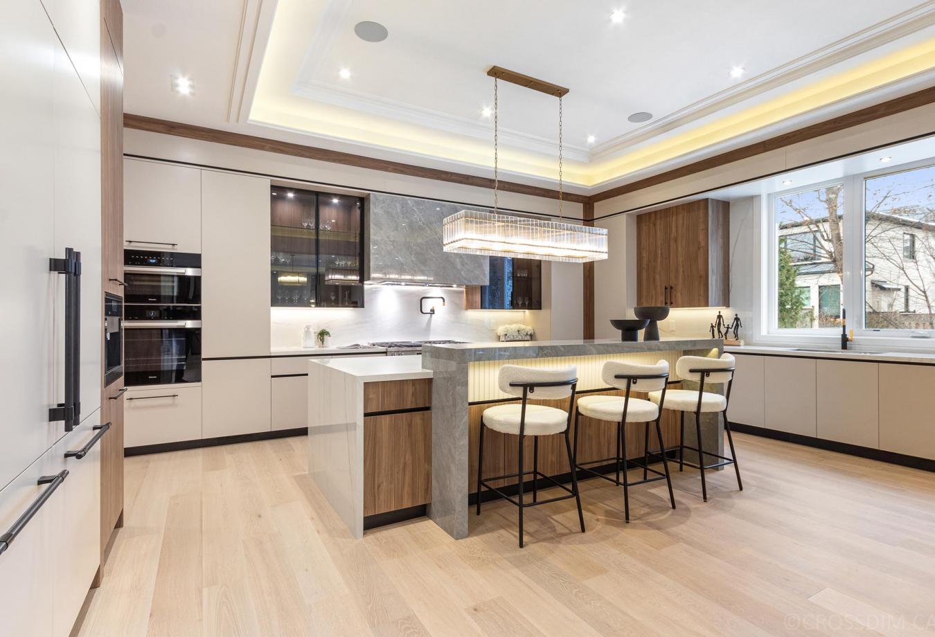 Toronto, ON, M2P 1Z1, Canada, 5 Bedrooms Bedrooms, ,8 BathroomsBathrooms,Residential,For Sale,1700996