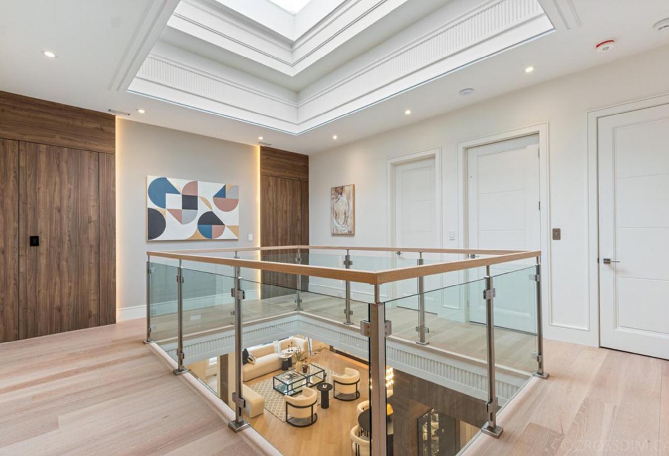 Toronto, ON, M2P 1Z1, Canada, 5 Bedrooms Bedrooms, ,8 BathroomsBathrooms,Residential,For Sale,1700996