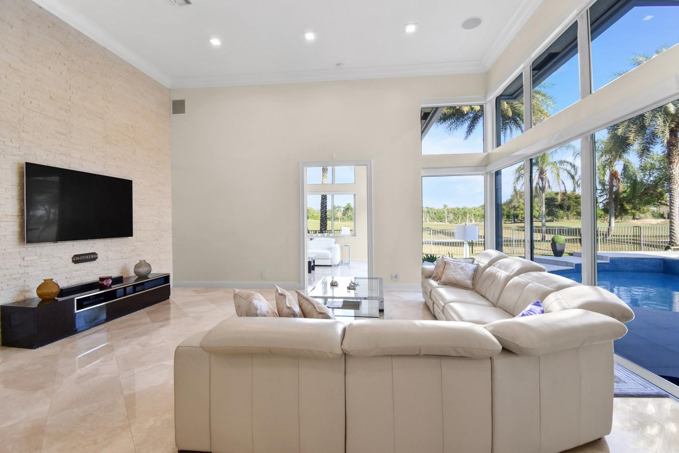 Weston, FL, 33331, United States, 6 Bedrooms Bedrooms, ,5 BathroomsBathrooms,Residential,For Sale,1700987