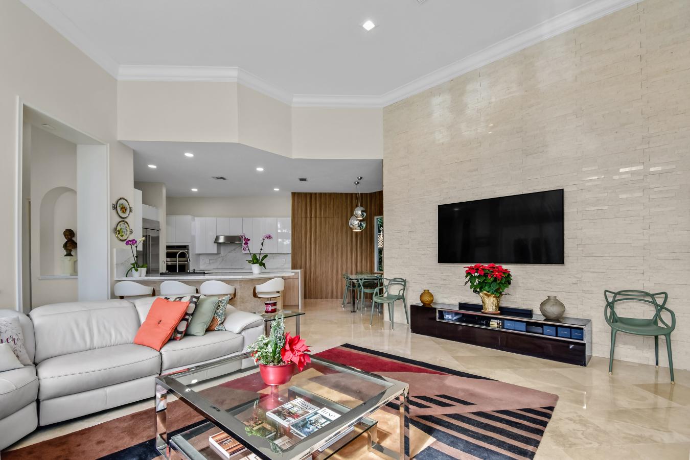 Weston, FL, 33331, United States, 6 Bedrooms Bedrooms, ,5 BathroomsBathrooms,Residential,For Sale,1700987