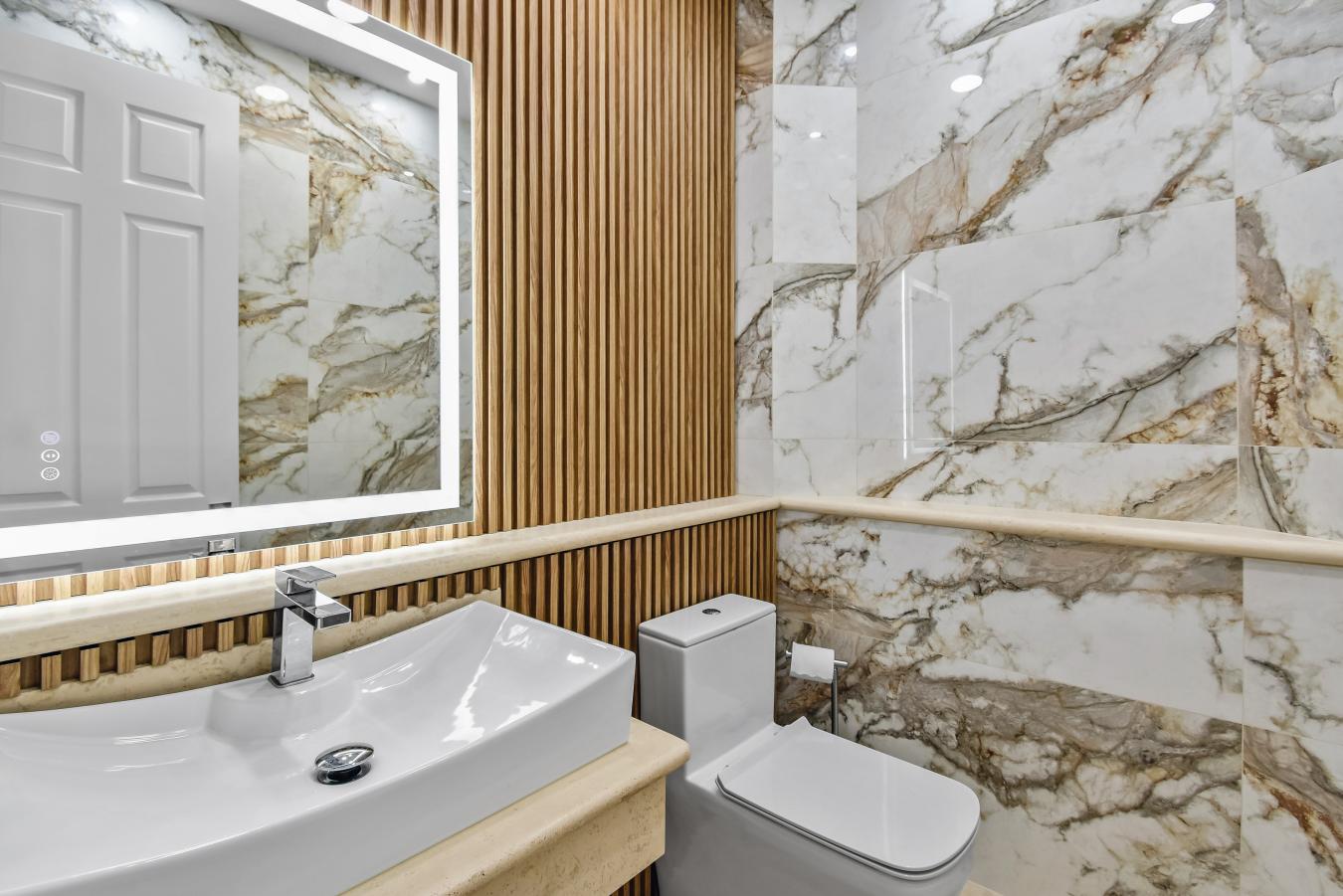 Weston, FL, 33331, United States, 6 Bedrooms Bedrooms, ,5 BathroomsBathrooms,Residential,For Sale,1700987