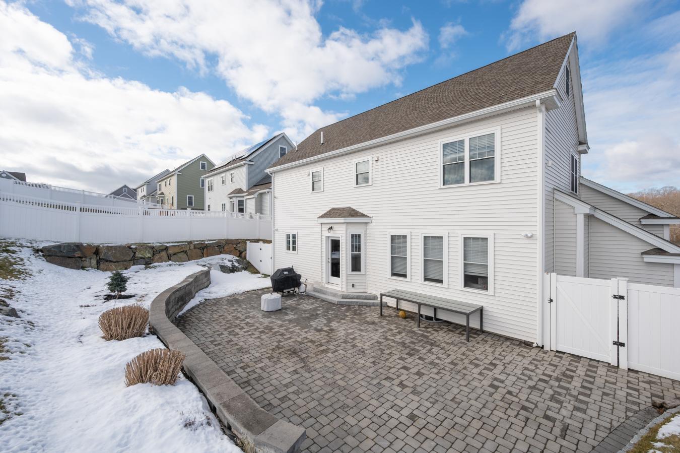 Salem, MA, 01970, United States, 4 Bedrooms Bedrooms, ,2 BathroomsBathrooms,Residential,For Sale,1700983