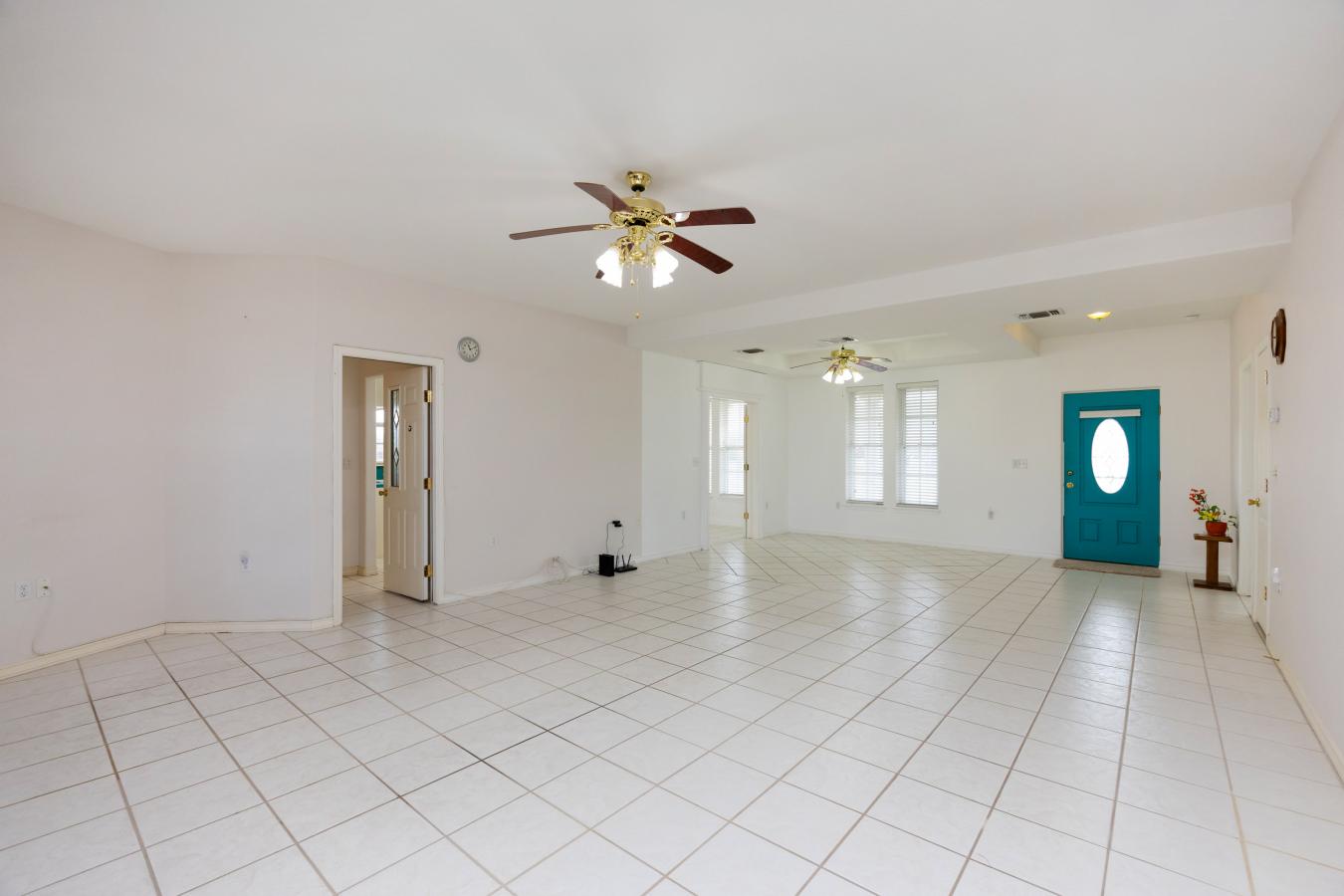 Corpus Christi, TX, 78413, United States, 4 Bedrooms Bedrooms, ,3 BathroomsBathrooms,Residential,For Sale,1700975
