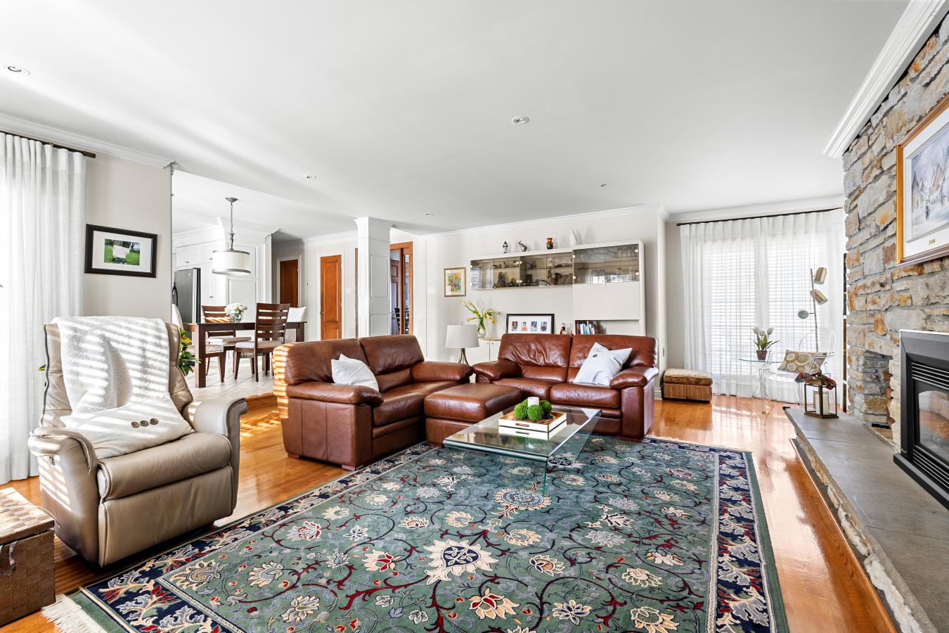 Notre-Dame-l'Île-Perrot, QC, J7W 2C5, Canada, 4 Bedrooms Bedrooms, ,2 BathroomsBathrooms,Residential,For Sale,1700953