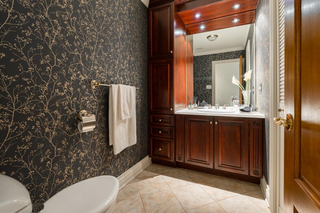 Notre-Dame-l'Île-Perrot, QC, J7W 2C5, Canada, 4 Bedrooms Bedrooms, ,2 BathroomsBathrooms,Residential,For Sale,1700953