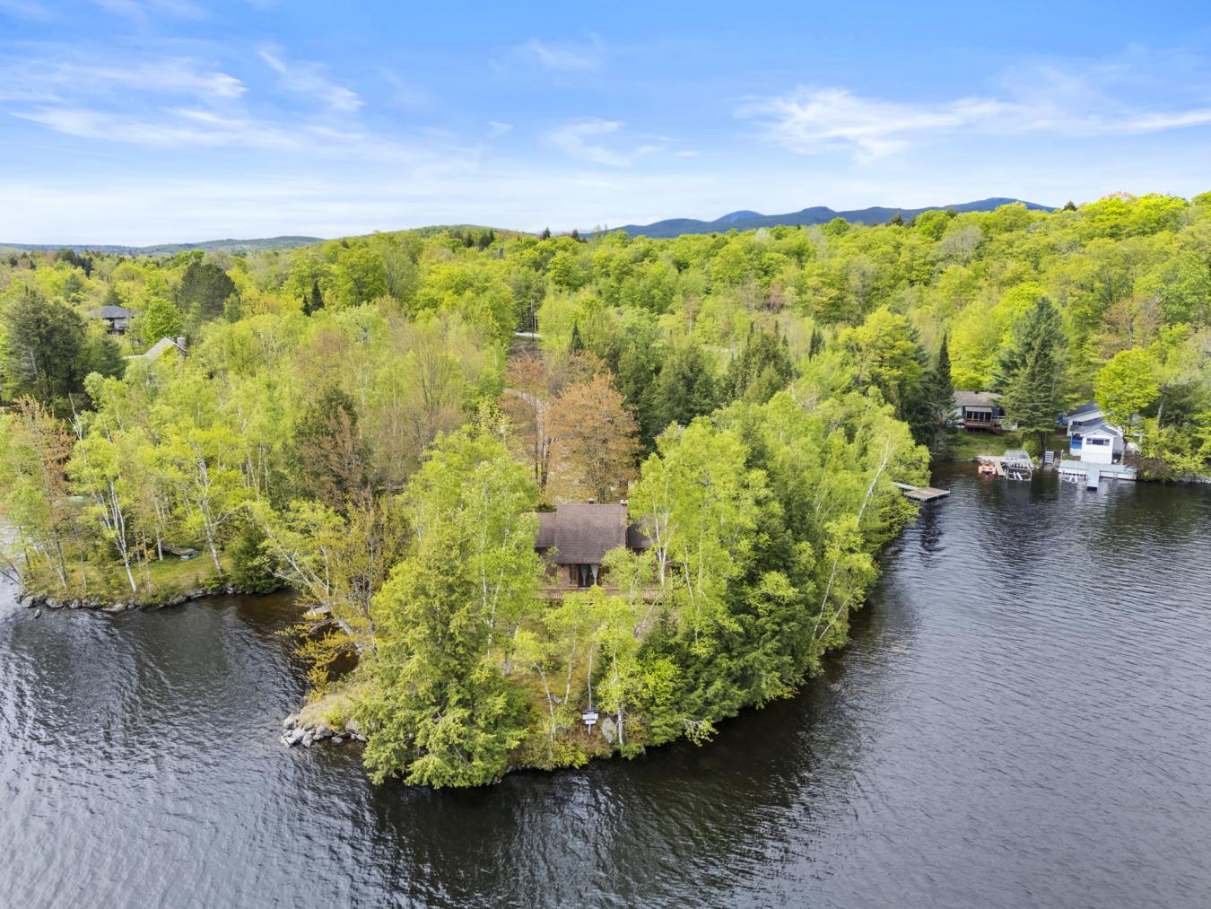 ORFORD, QC, J1X 6M9, Canada, 3 Bedrooms Bedrooms, ,2 BathroomsBathrooms,Residential,For Sale,1706991