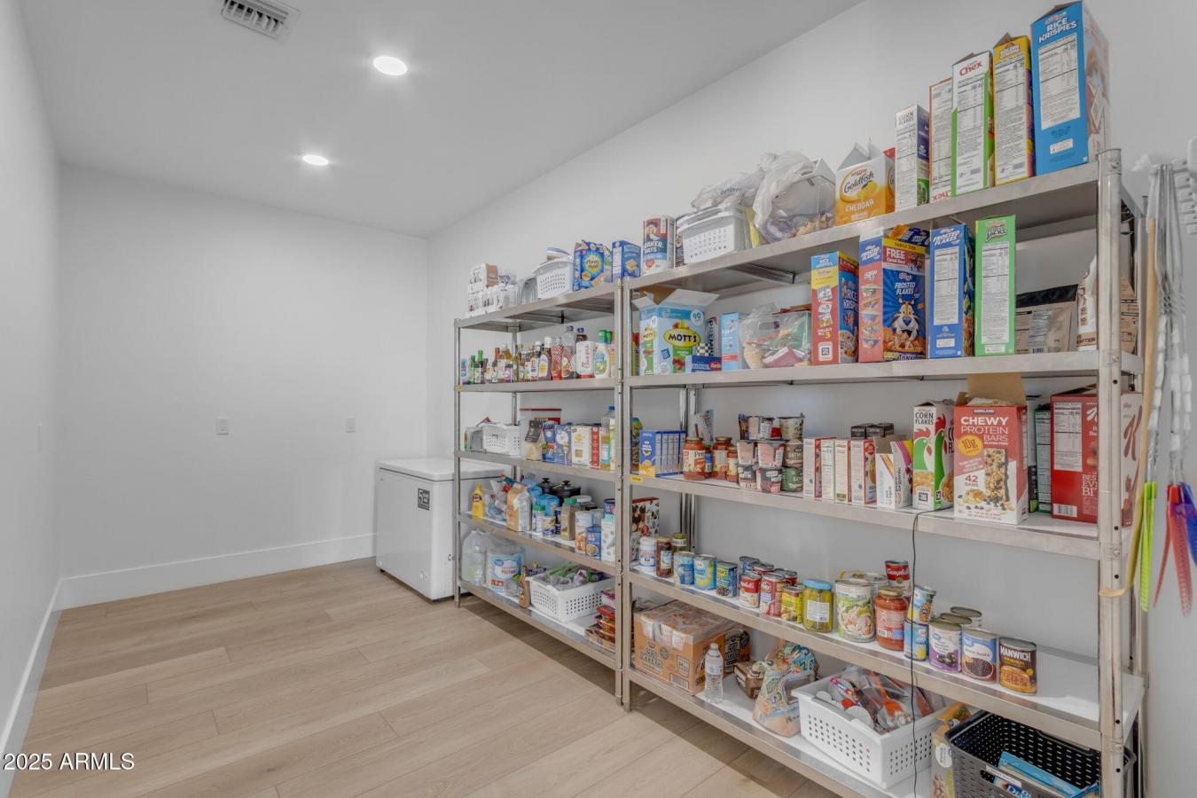 Mesa, Arizona, 85207, United States, 7 Bedrooms Bedrooms, ,Residential,For Sale,1706929