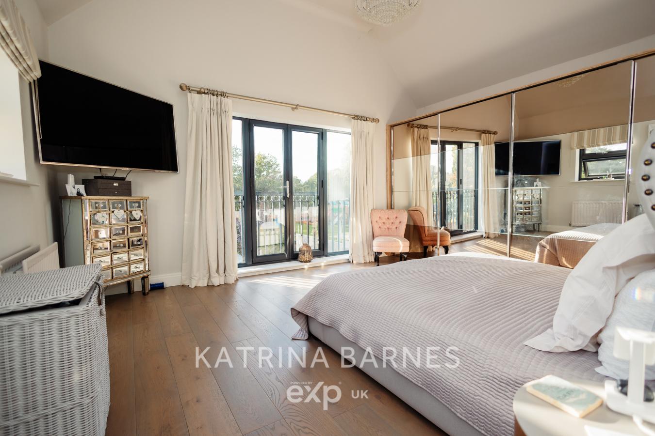 Wickham Bishops, CM8 3NA, United Kingdom, 5 Bedrooms Bedrooms, ,3 BathroomsBathrooms,Residential,For Sale,1706927