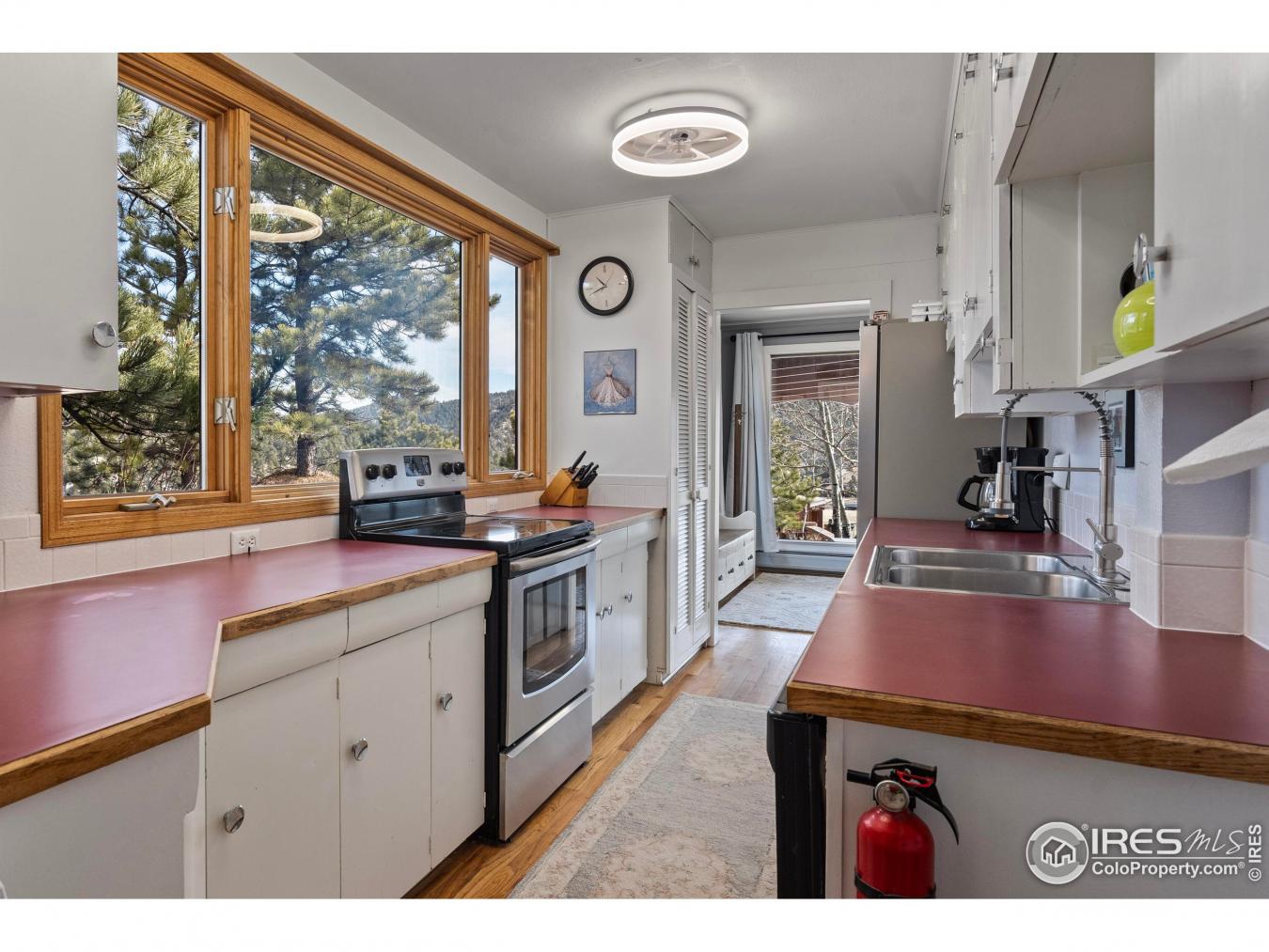 Estes Park, Colorado, 80517, United States, 4 Bedrooms Bedrooms, ,1 BathroomBathrooms,Residential,For Sale,1706917