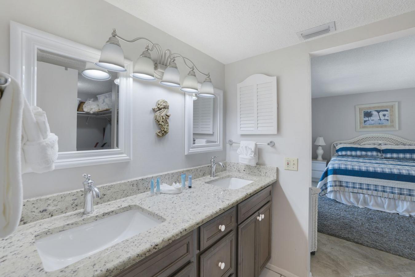SANIBEL, Florida, 33957-0004, United States, 2 Bedrooms Bedrooms, ,2 BathroomsBathrooms,Residential,For Sale,1706911