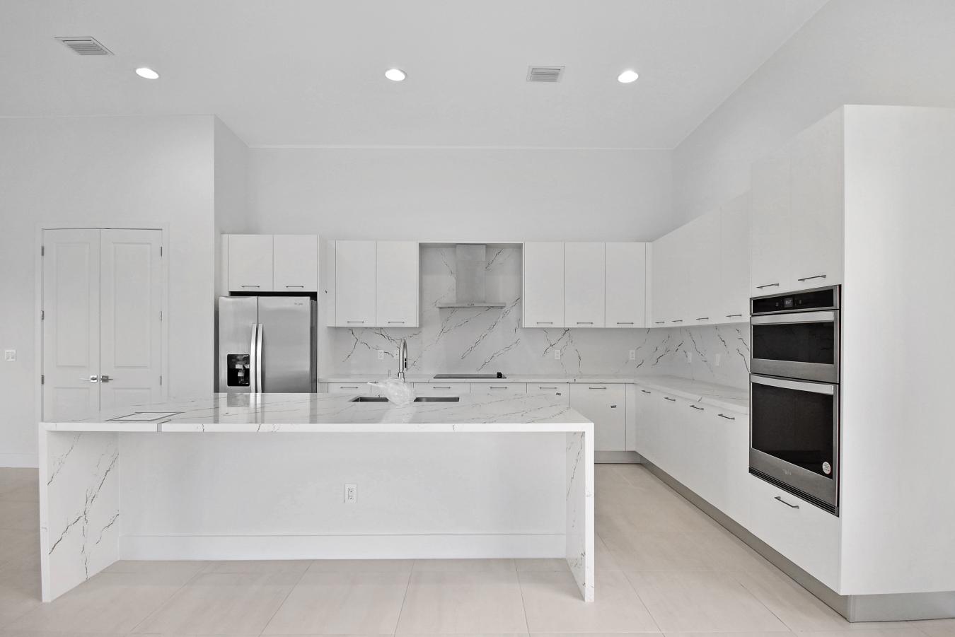 Weston, Florida, 33325, United States, 5 Bedrooms Bedrooms, ,4 BathroomsBathrooms,Residential,For Sale,1706908