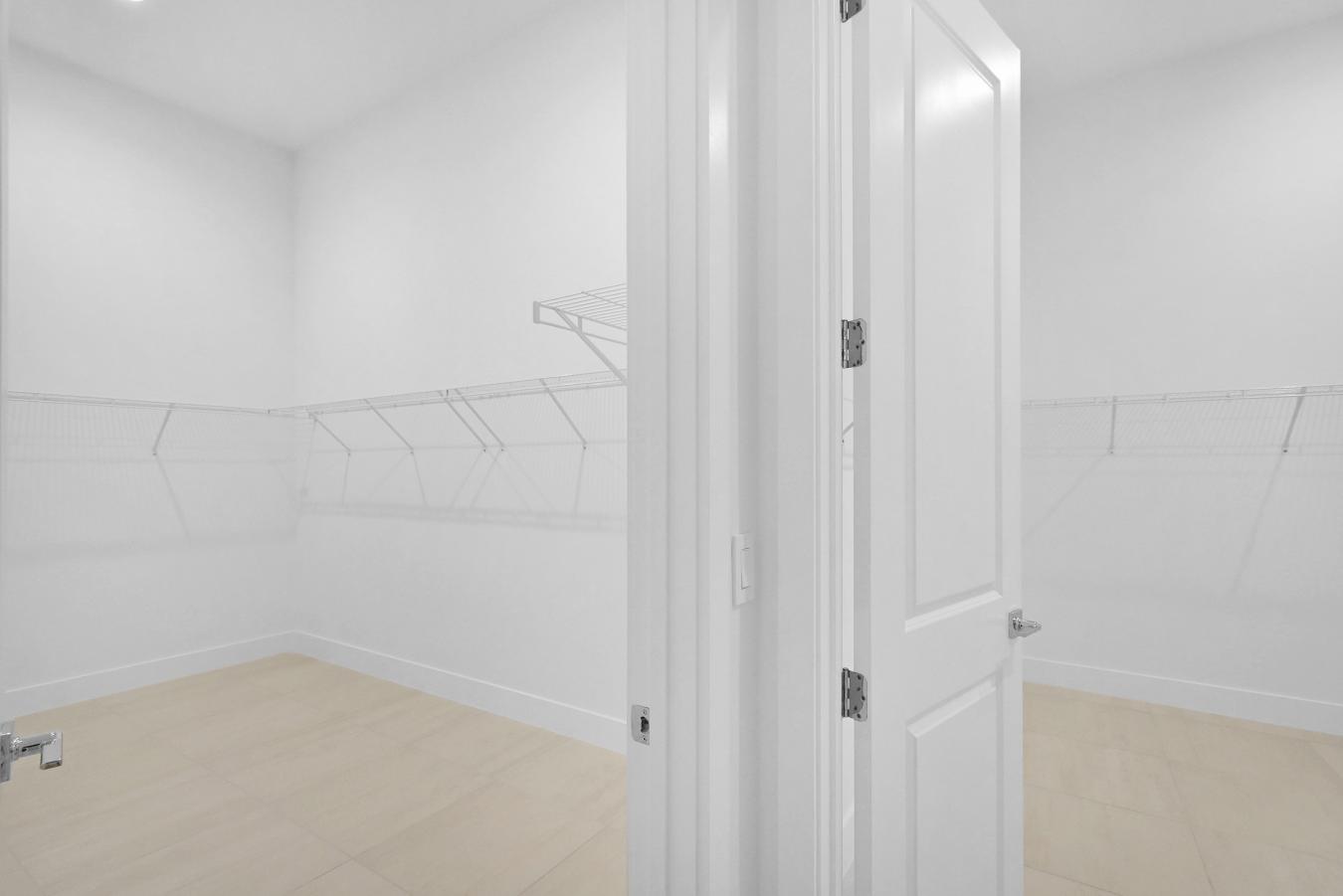 Weston, Florida, 33325, United States, 5 Bedrooms Bedrooms, ,4 BathroomsBathrooms,Residential,For Sale,1706908