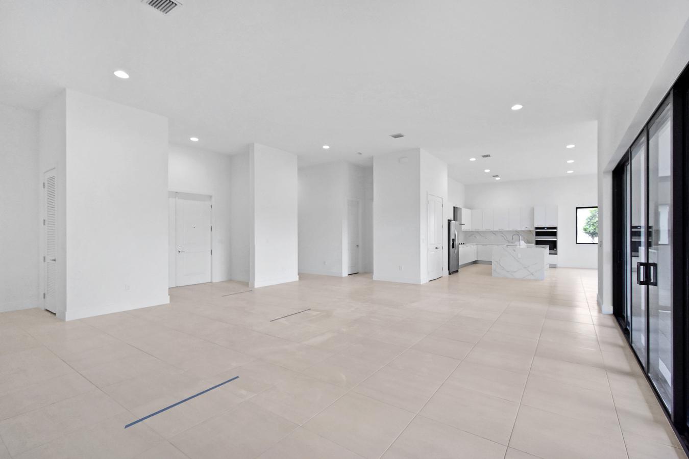 Weston, Florida, 33325, United States, 5 Bedrooms Bedrooms, ,4 BathroomsBathrooms,Residential,For Sale,1706908