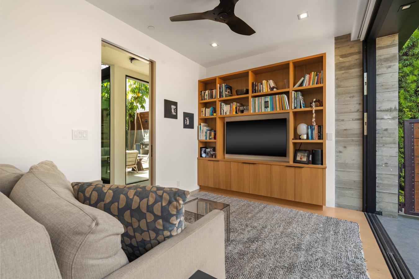 Redondo Beach, California, 90277, United States, 3 Bedrooms Bedrooms, ,2 BathroomsBathrooms,Residential,For Sale,1709478