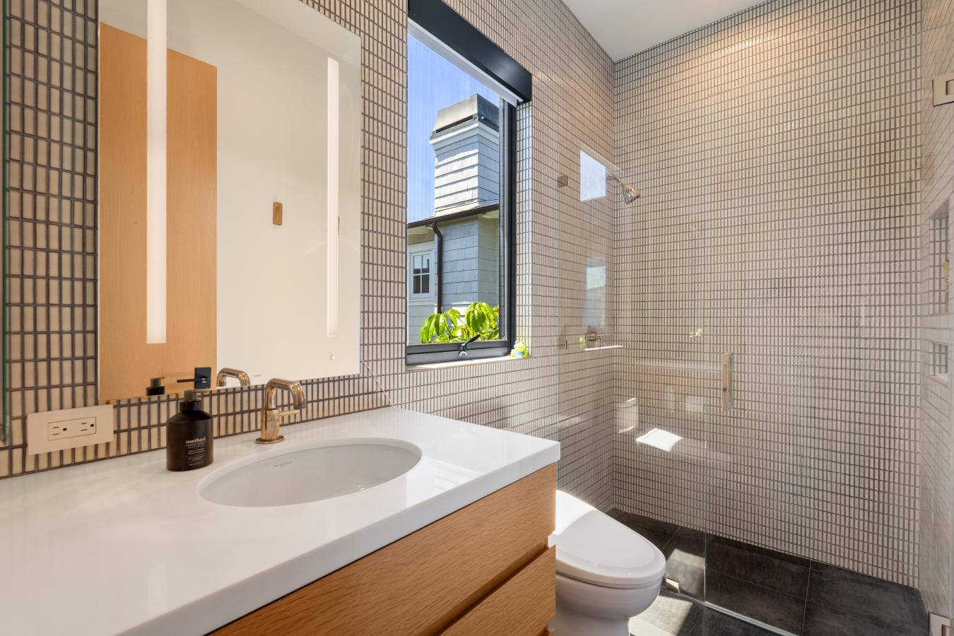 Redondo Beach, California, 90277, United States, 3 Bedrooms Bedrooms, ,2 BathroomsBathrooms,Residential,For Sale,1709478