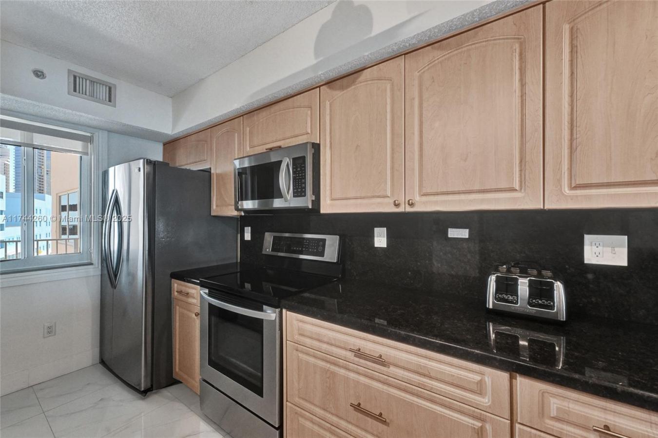 Sunny Isles Beach, Florida, 33160, United States, 2 Bedrooms Bedrooms, ,2 BathroomsBathrooms,Residential,For Sale,1709471