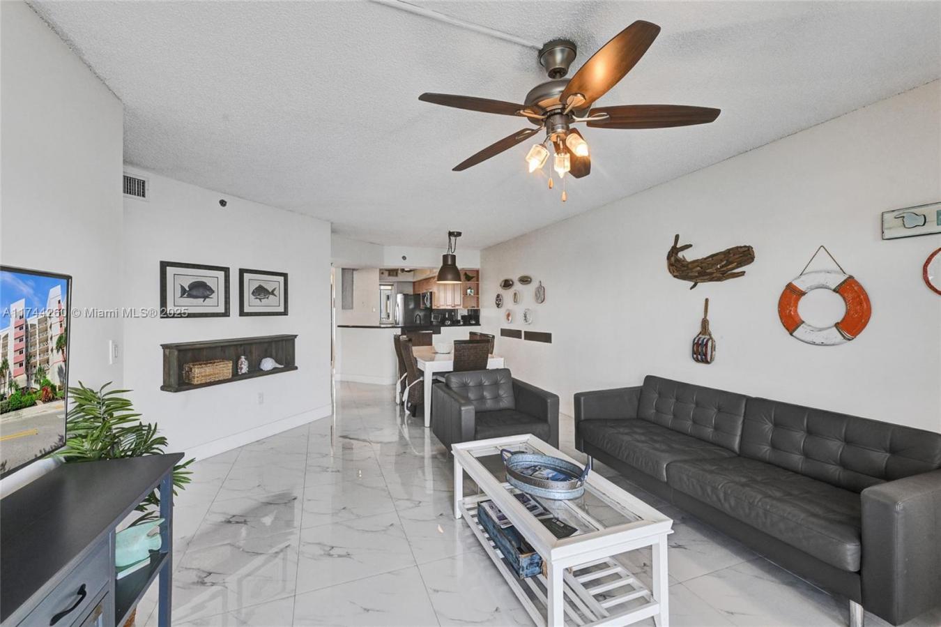Sunny Isles Beach, Florida, 33160, United States, 2 Bedrooms Bedrooms, ,2 BathroomsBathrooms,Residential,For Sale,1709471