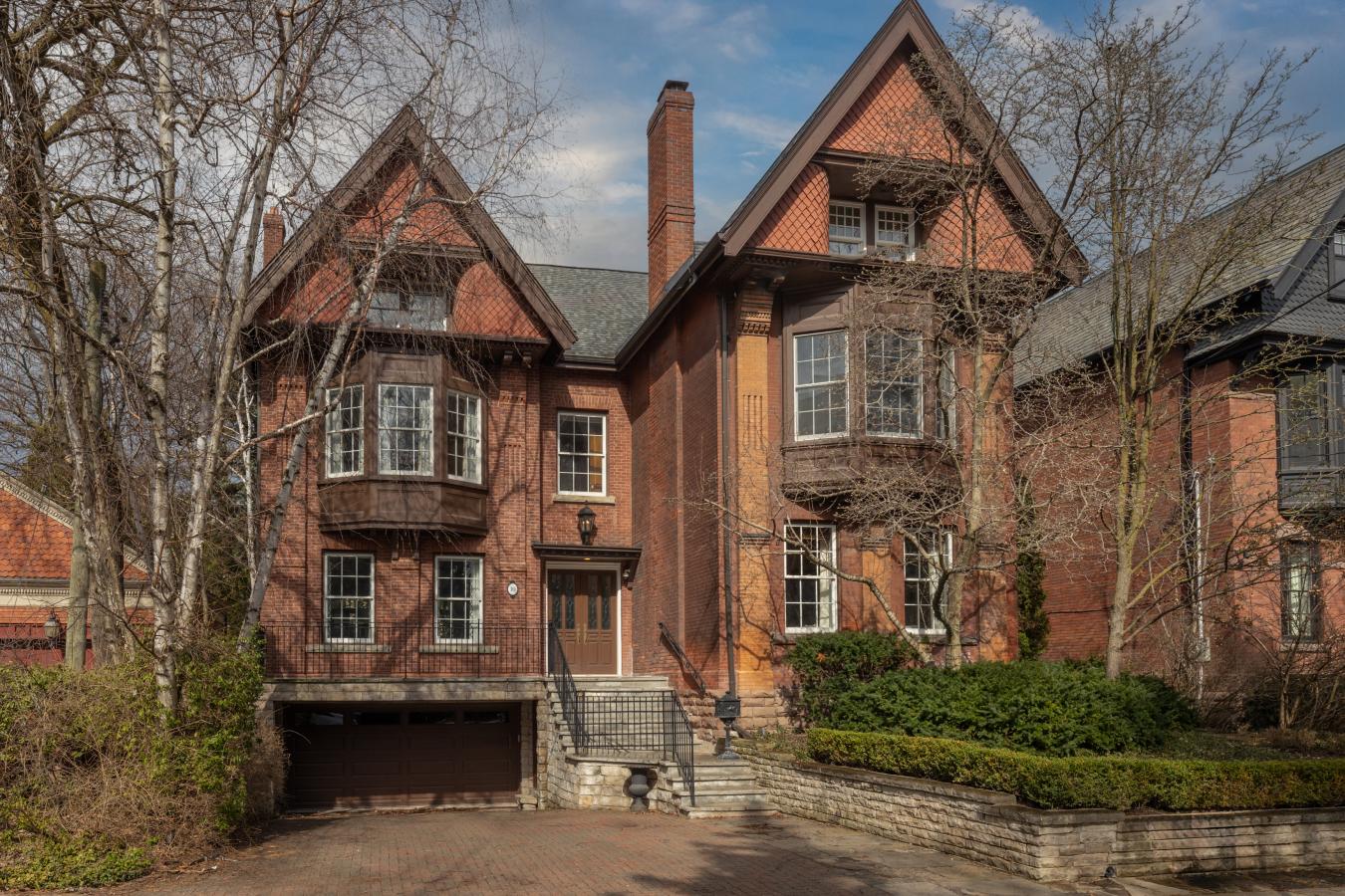 Toronto, ON, M4W 1P6, Canada, 4 Bedrooms Bedrooms, ,5 BathroomsBathrooms,Residential,For Sale,1709461