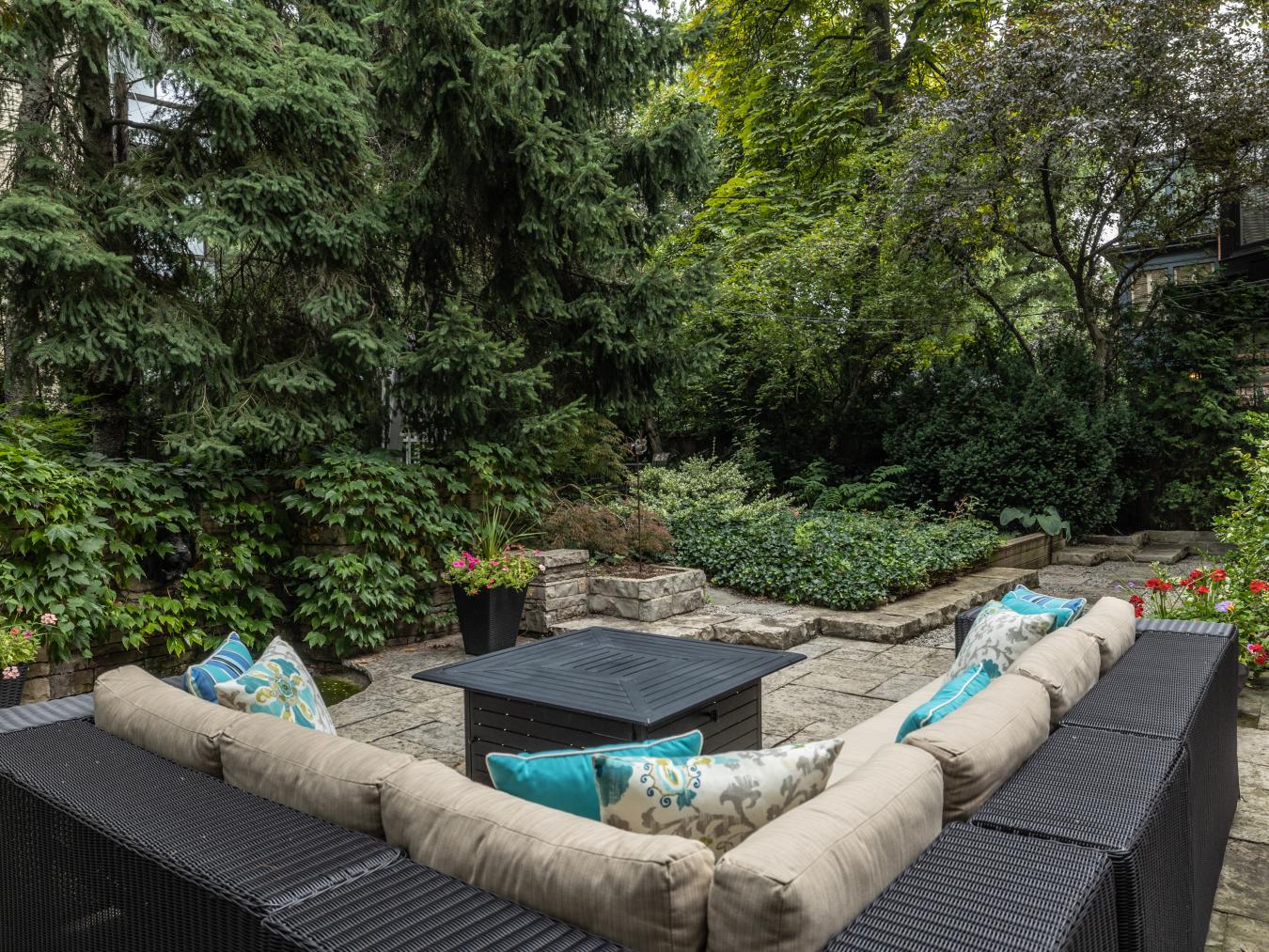 Toronto, ON, M4W 1P6, Canada, 4 Bedrooms Bedrooms, ,5 BathroomsBathrooms,Residential,For Sale,1709461