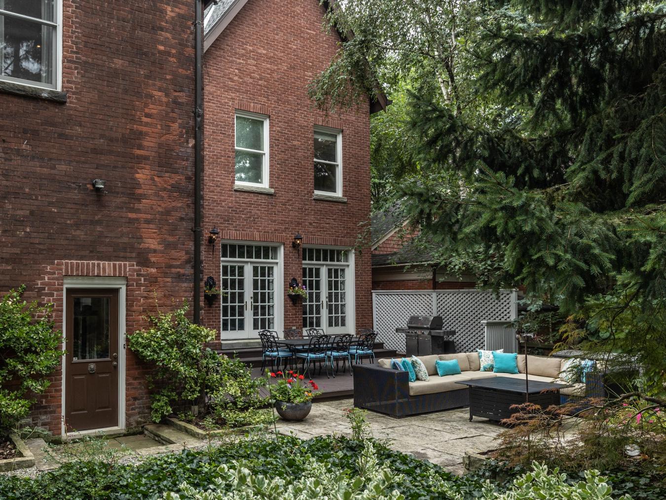 Toronto, ON, M4W 1P6, Canada, 4 Bedrooms Bedrooms, ,5 BathroomsBathrooms,Residential,For Sale,1709461