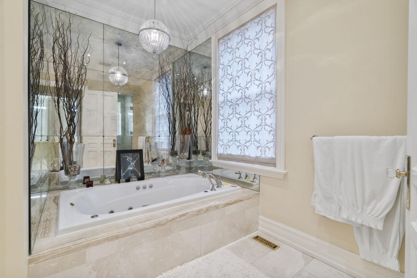 Toronto, ON, M4W 1P6, Canada, 4 Bedrooms Bedrooms, ,5 BathroomsBathrooms,Residential,For Sale,1709461