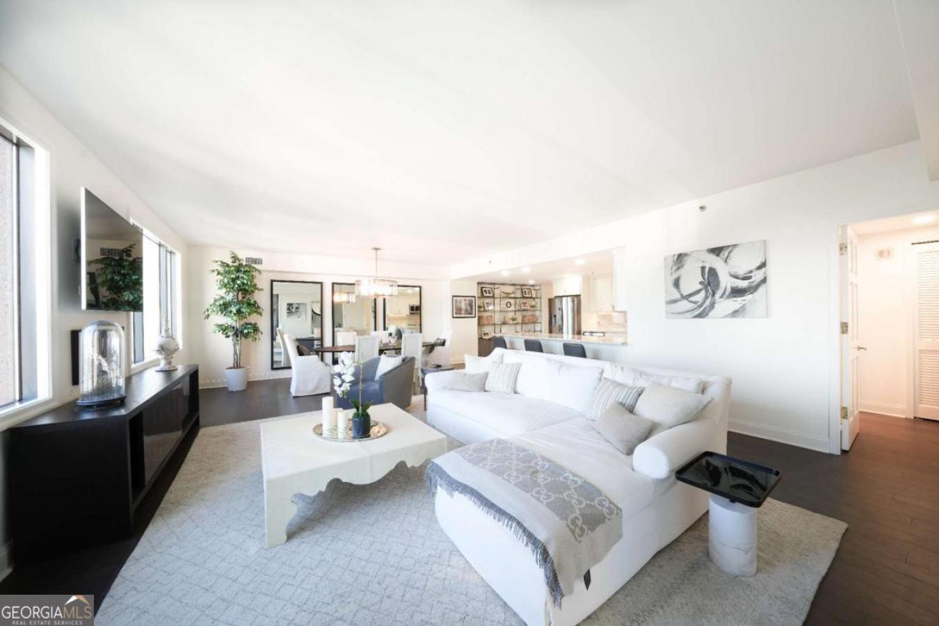 Atlanta, Georgia, 30309, United States, 2 Bedrooms Bedrooms, ,2 BathroomsBathrooms,Residential,For Sale,1709446