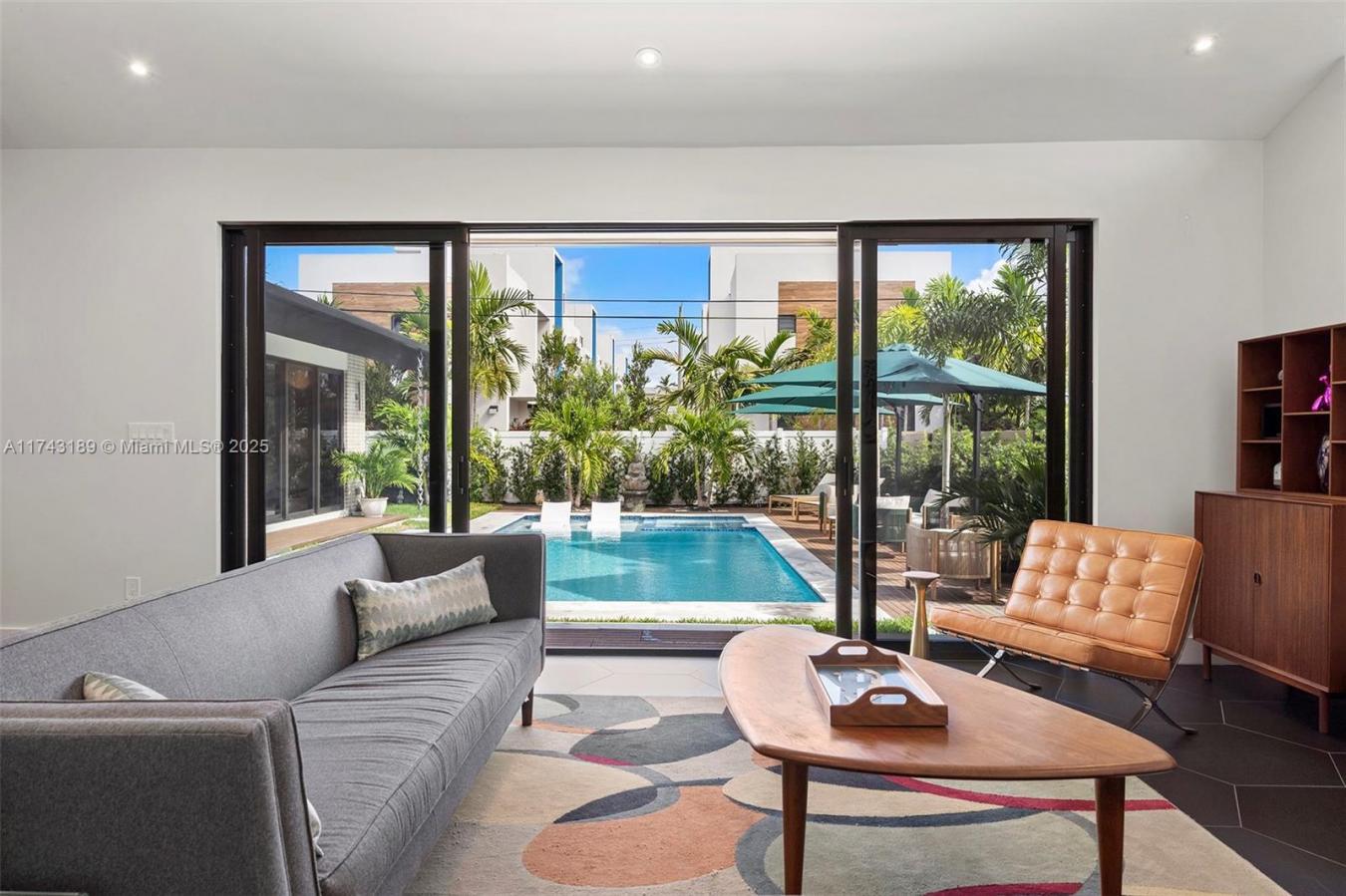 Wilton Manors, Florida, 33334, United States, 3 Bedrooms Bedrooms, ,2 BathroomsBathrooms,Residential,For Sale,1709441