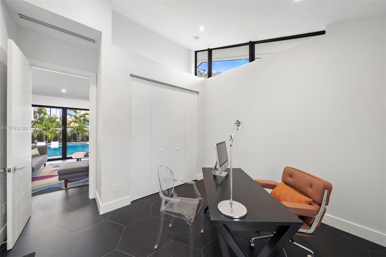 Wilton Manors, Florida, 33334, United States, 3 Bedrooms Bedrooms, ,2 BathroomsBathrooms,Residential,For Sale,1709441