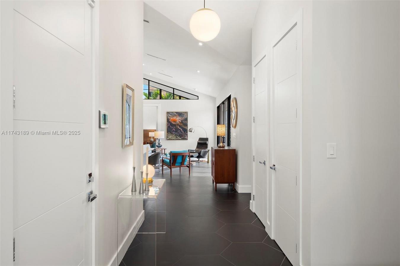 Wilton Manors, Florida, 33334, United States, 3 Bedrooms Bedrooms, ,2 BathroomsBathrooms,Residential,For Sale,1709441