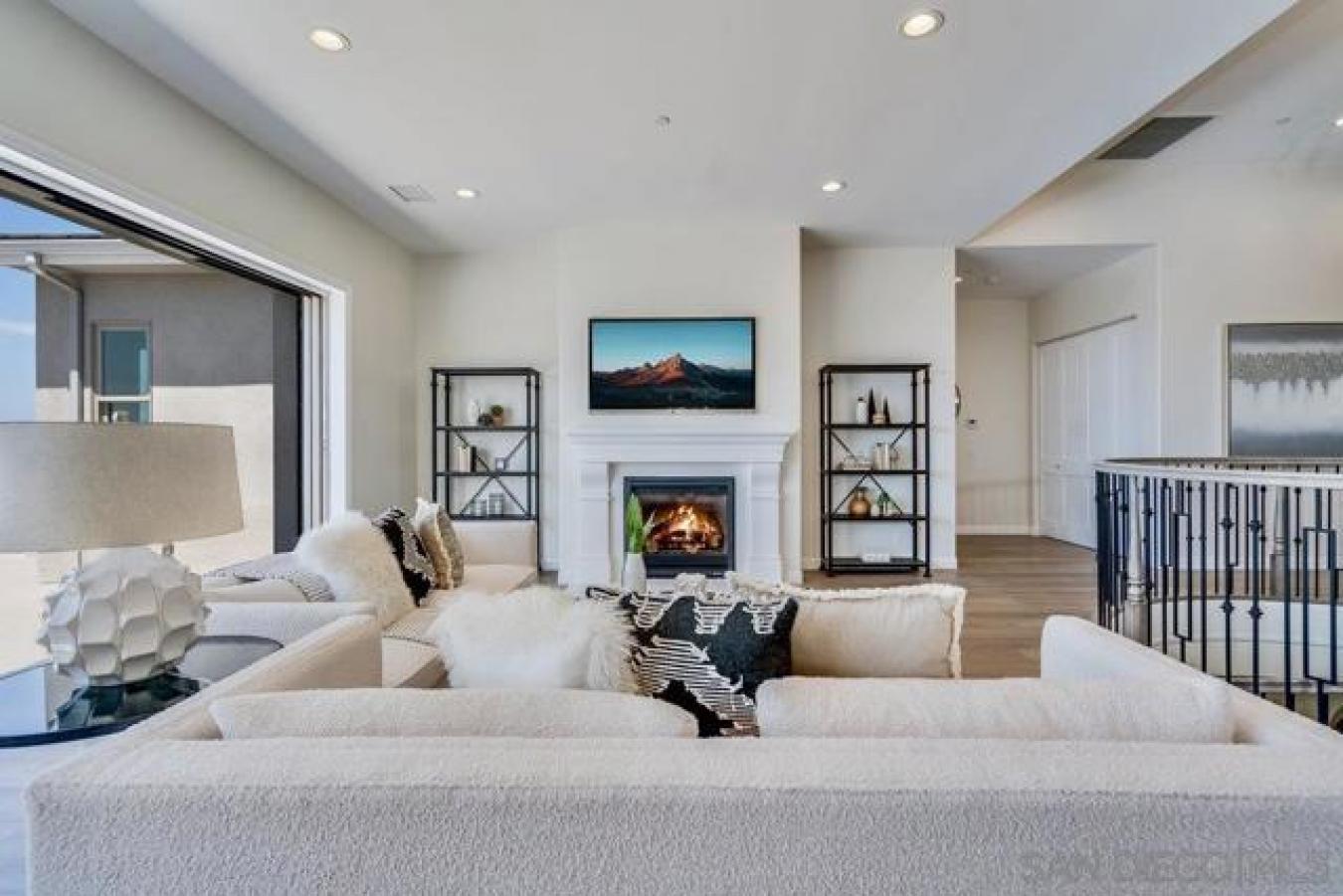 Carlsbad, California, 92009, United States, 5 Bedrooms Bedrooms, ,5 BathroomsBathrooms,Residential,For Sale,1709440