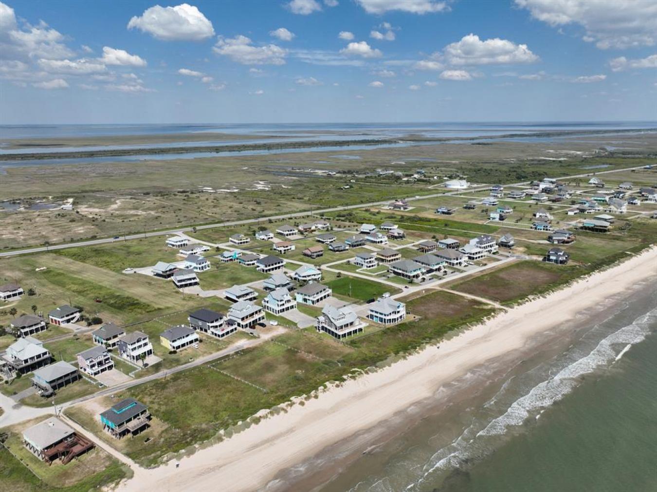 Crystal Beach, Texas, 77650, United States, 4 Bedrooms Bedrooms, ,3 BathroomsBathrooms,Residential,For Sale,1709437