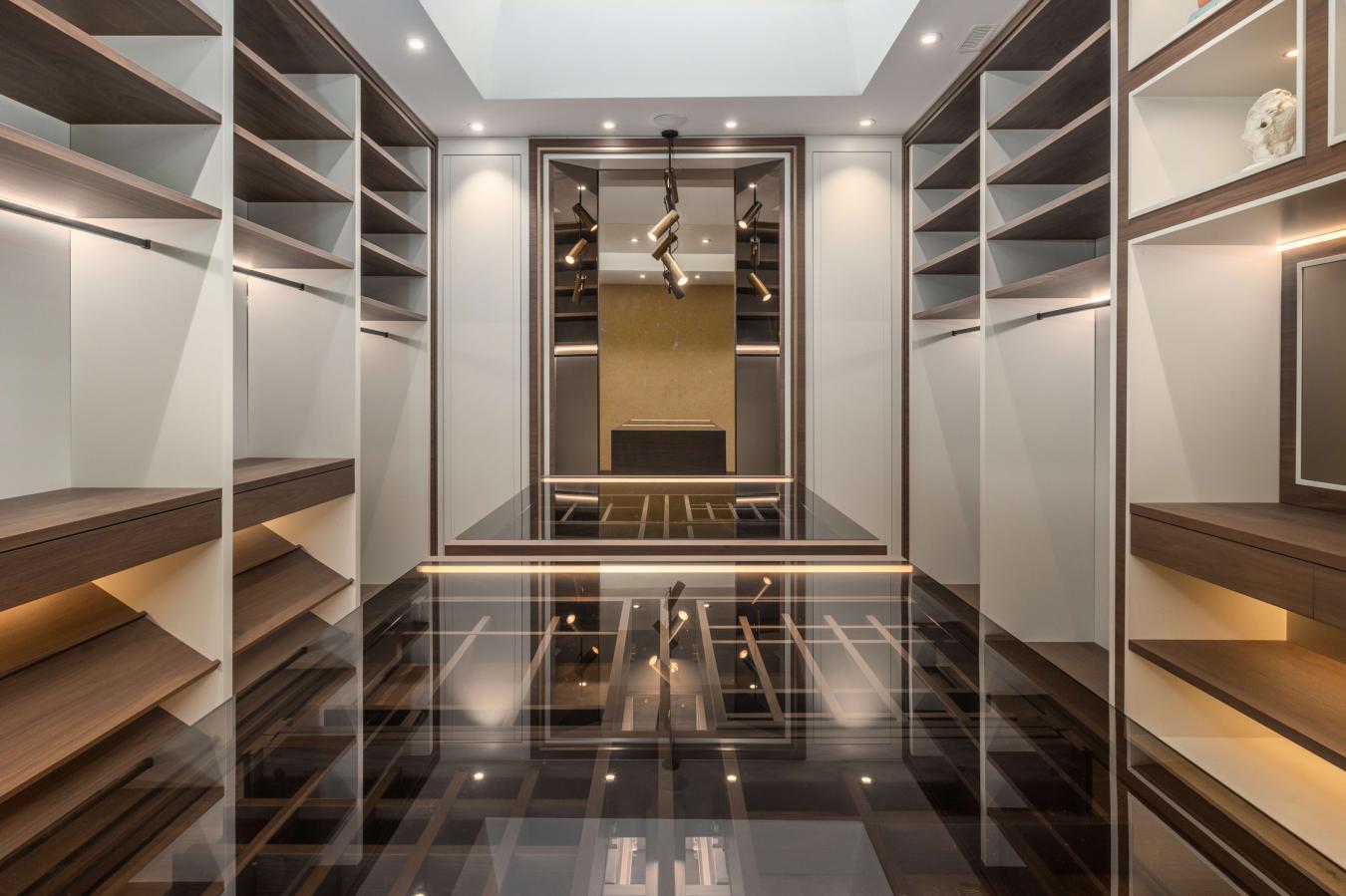 Toronto, ON, M2L 2K3, Canada, 5 Bedrooms Bedrooms, ,10 BathroomsBathrooms,Residential,For Sale,1714940