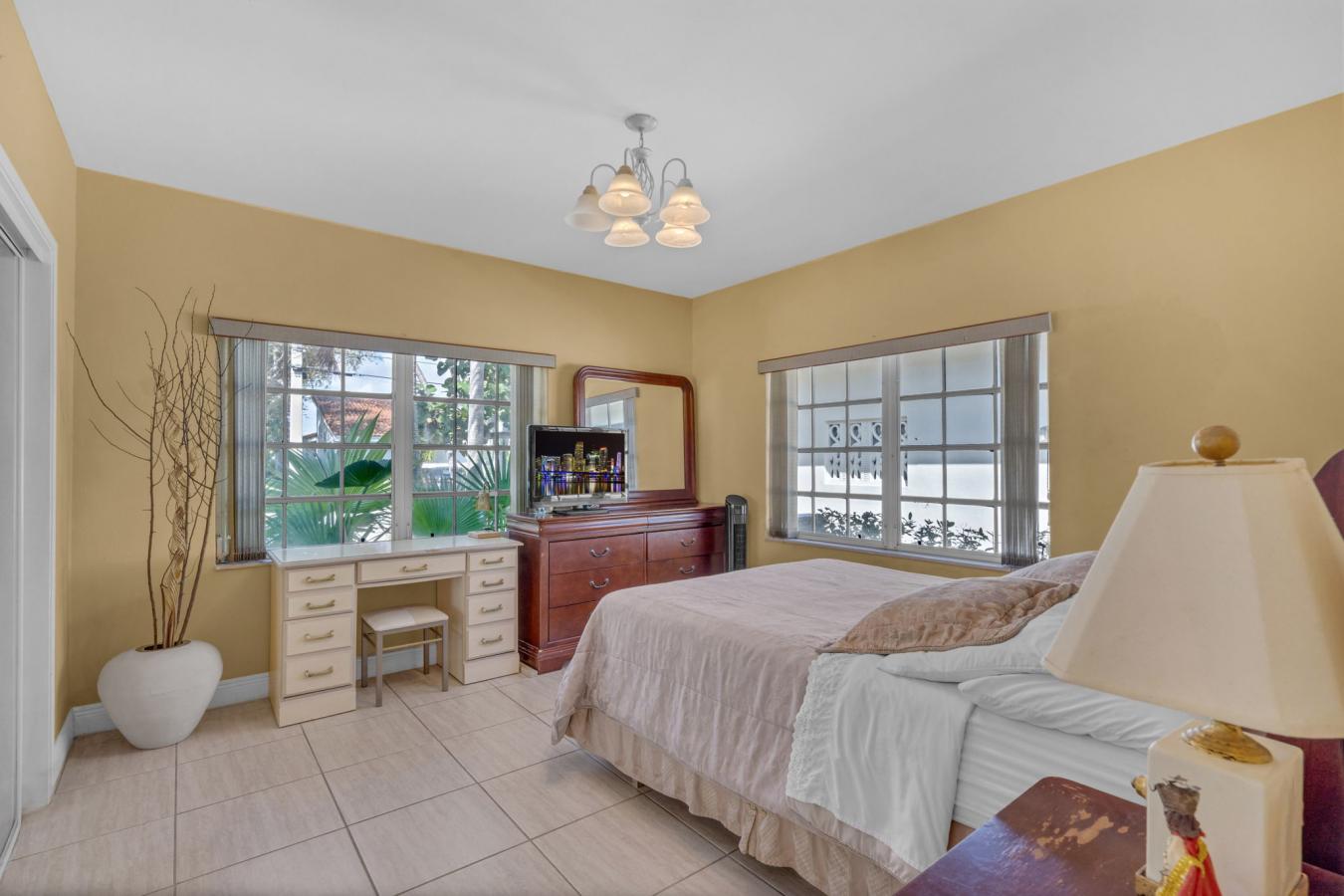 Miami Beach, Florida, 33141, United States, 3 Bedrooms Bedrooms, ,2 BathroomsBathrooms,Residential,For Sale,1714938
