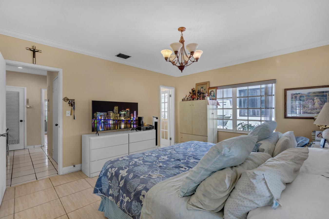 Miami Beach, Florida, 33141, United States, 3 Bedrooms Bedrooms, ,2 BathroomsBathrooms,Residential,For Sale,1714938