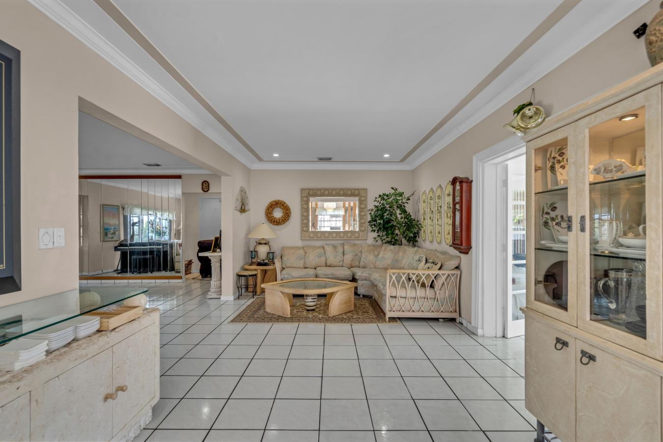 Miami Beach, Florida, 33141, United States, 3 Bedrooms Bedrooms, ,2 BathroomsBathrooms,Residential,For Sale,1714938