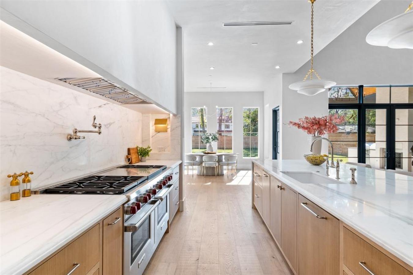 Houston, Texas, 77024, United States, 6 Bedrooms Bedrooms, ,6 BathroomsBathrooms,Residential,For Sale,1714922