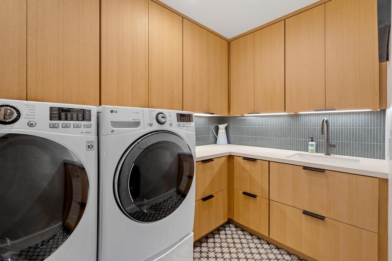 La Jolla, California, 92037, United States, 3 Bedrooms Bedrooms, ,2 BathroomsBathrooms,Residential,For Sale,1714915