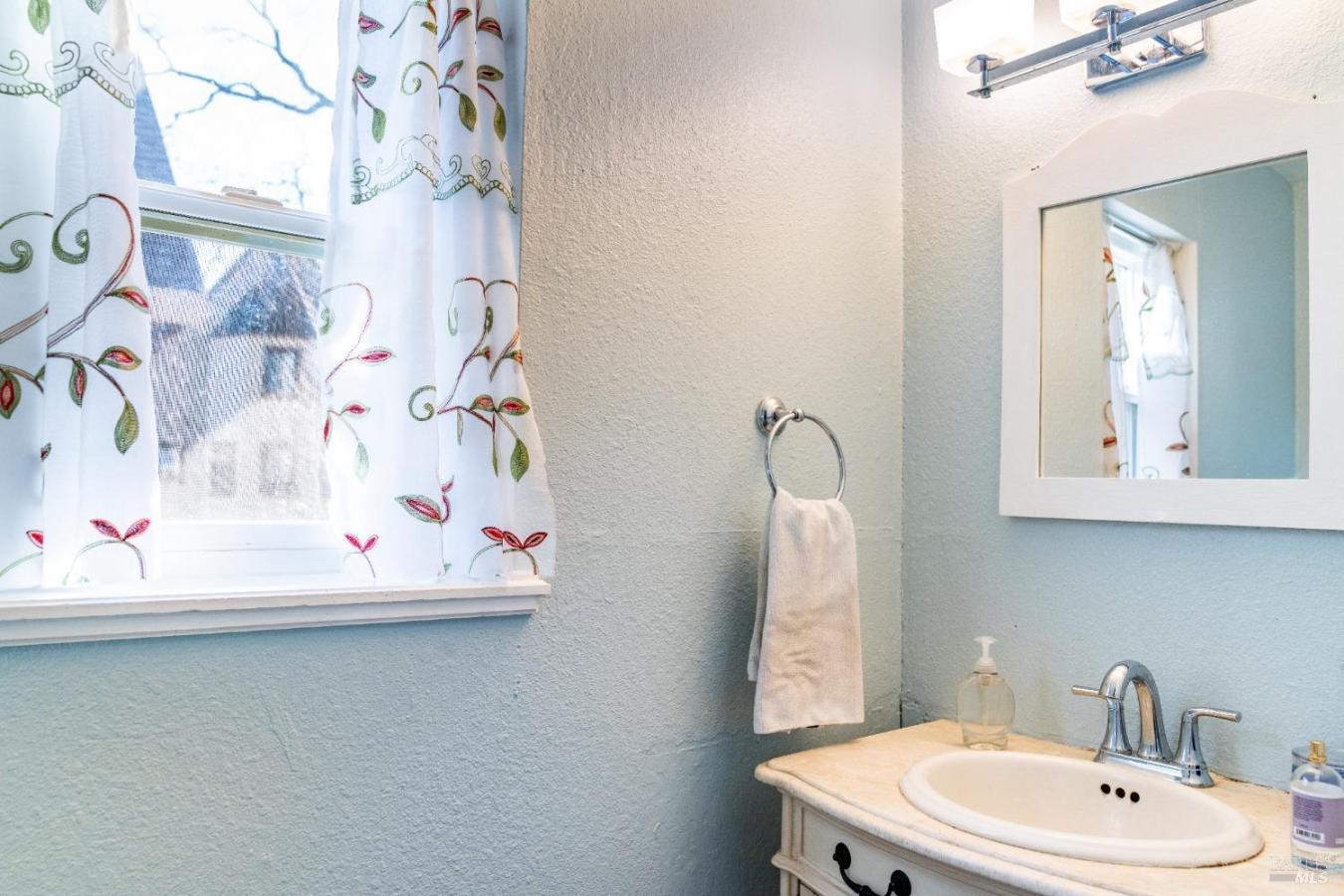 Napa, California, 94558, United States, 3 Bedrooms Bedrooms, ,2 BathroomsBathrooms,Residential,For Sale,1714907