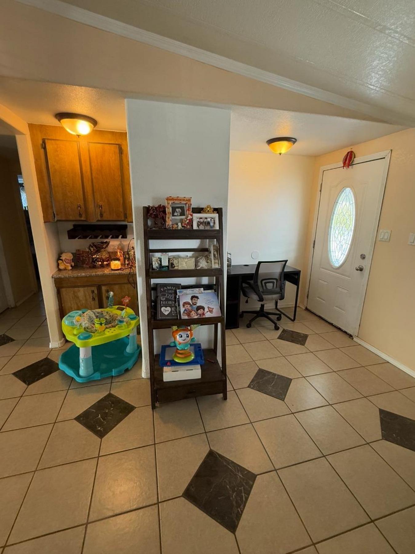 Looking for a cozy, affordable home in a prime location? This charming – image 15