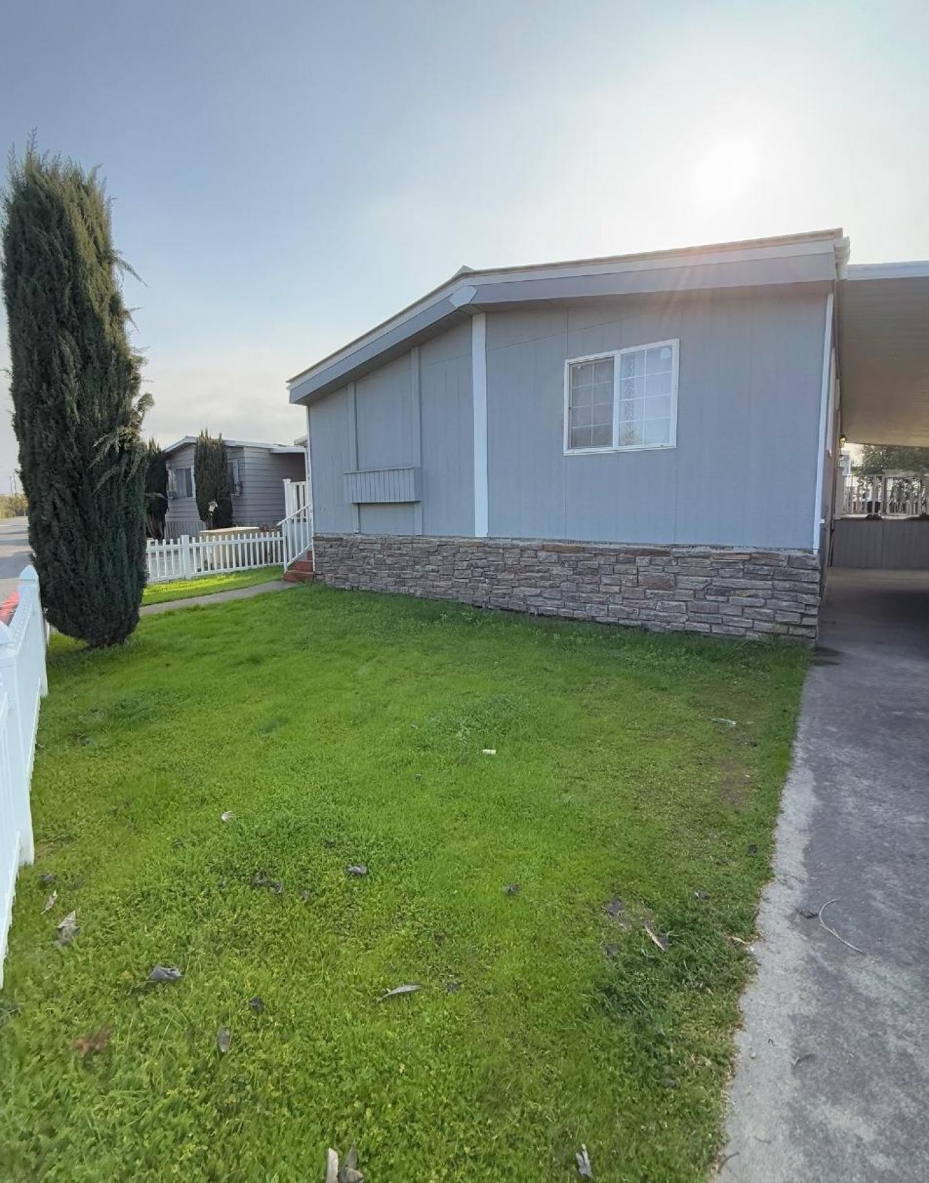Looking for a cozy, affordable home in a prime location? This charming – image 4