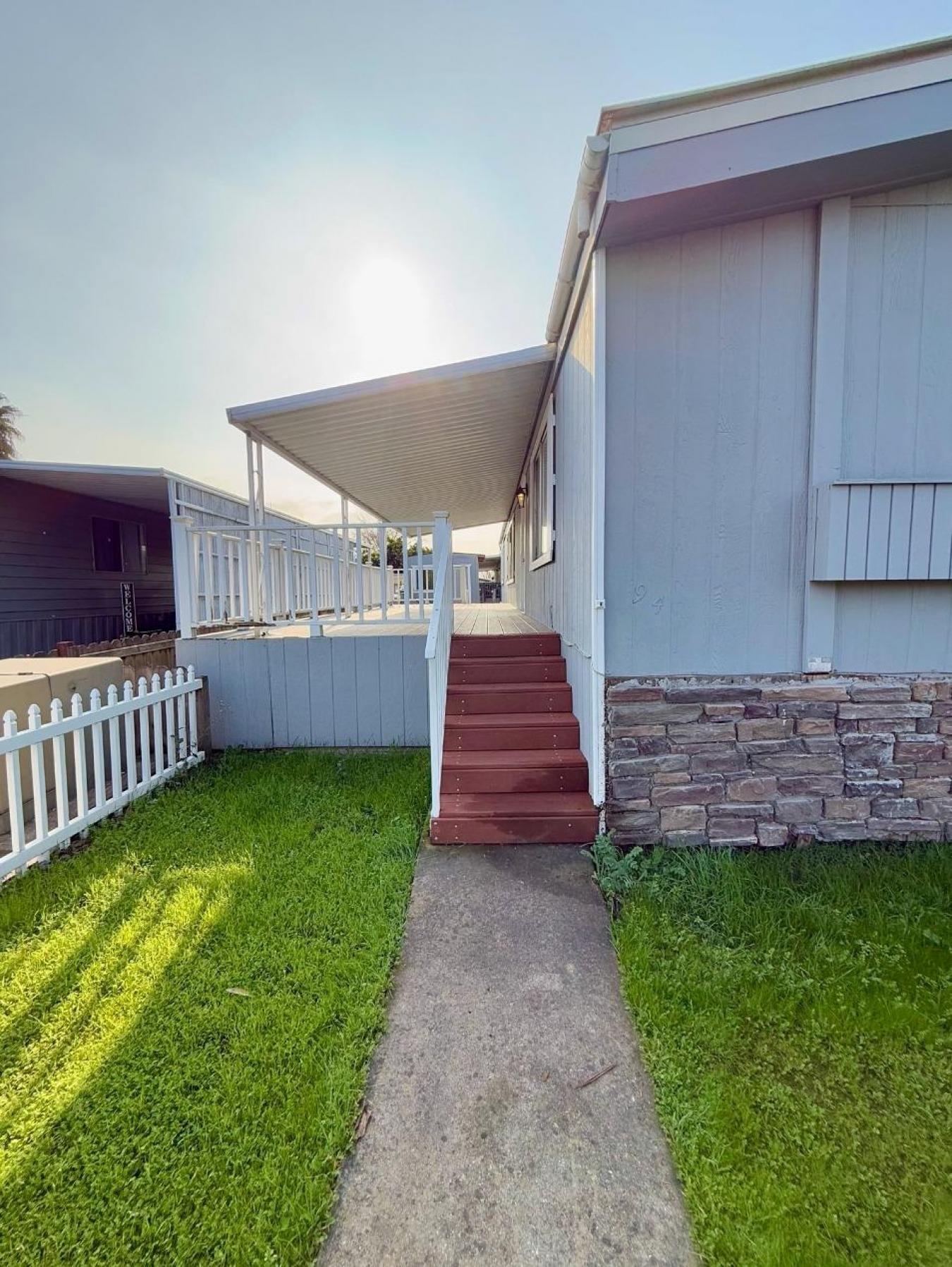 Looking for a cozy, affordable home in a prime location? This charming – image 8