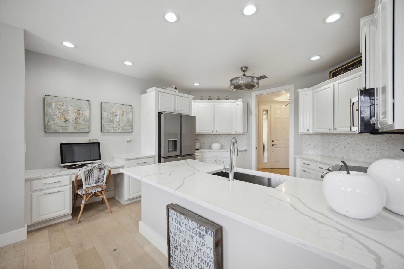 SARASOTA, Florida, 34235, United States, 3 Bedrooms Bedrooms, ,3 BathroomsBathrooms,Residential,For Sale,1714873