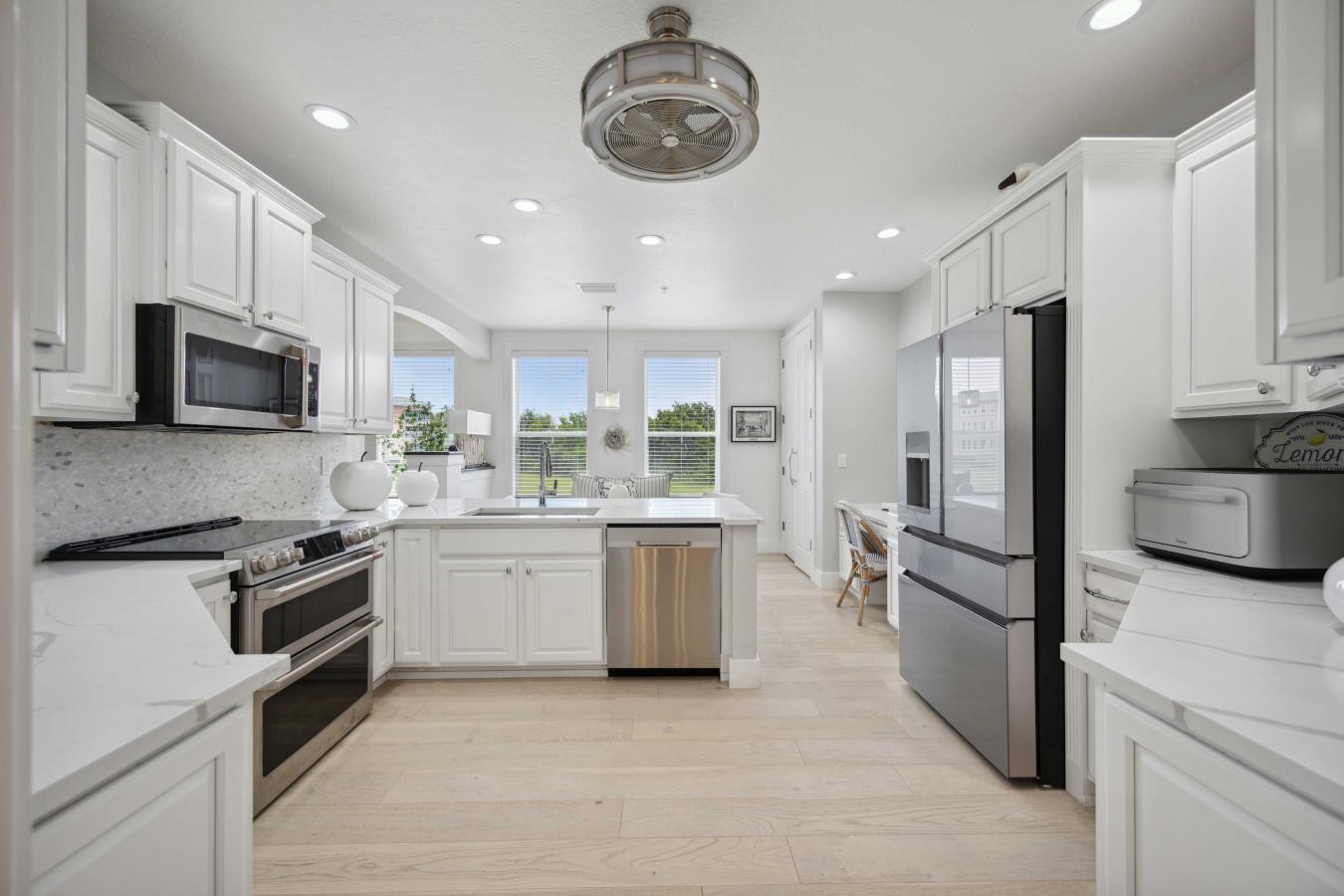 SARASOTA, Florida, 34235, United States, 3 Bedrooms Bedrooms, ,3 BathroomsBathrooms,Residential,For Sale,1714873