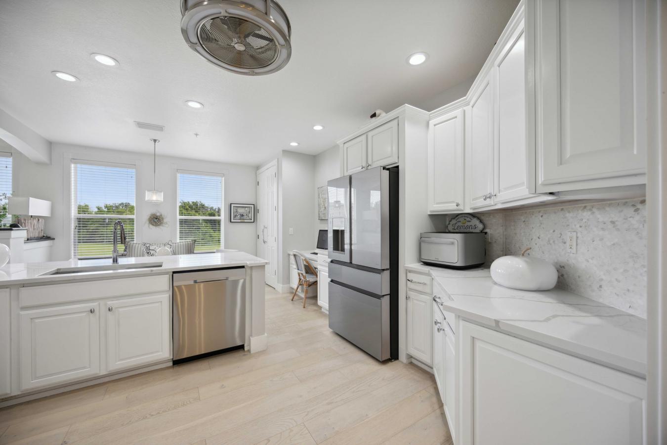 SARASOTA, Florida, 34235, United States, 3 Bedrooms Bedrooms, ,3 BathroomsBathrooms,Residential,For Sale,1714873