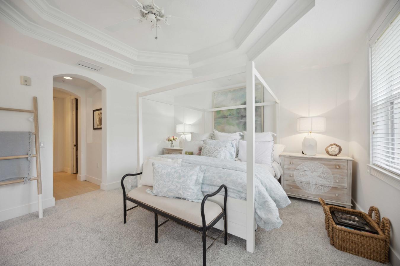 SARASOTA, Florida, 34235, United States, 3 Bedrooms Bedrooms, ,3 BathroomsBathrooms,Residential,For Sale,1714873